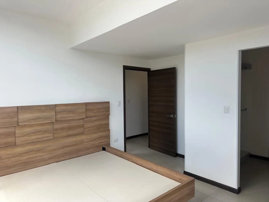 Apartamento Semi-Amueblado  en Venta Zona 10 codigo.DA36120 — Apartamento en Venta en Zona 10, Guatemala, Ciudad — foto 9 de 17