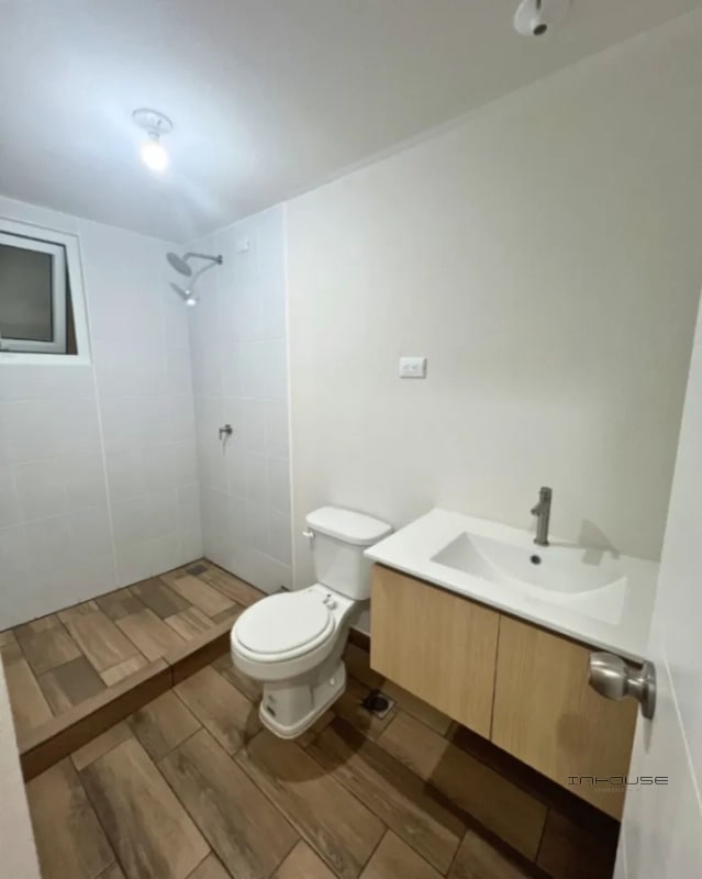APARTAMENTO EN VENTA ZONA 16 -LARES-  EN PRIMER NIVEL CON JARDÍN Y BODEGA - 5