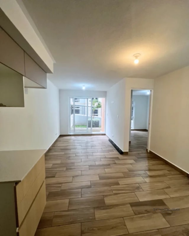 APARTAMENTO EN VENTA ZONA 16 -LARES-  EN PRIMER NIVEL CON JARDÍN Y BODEGA - 3