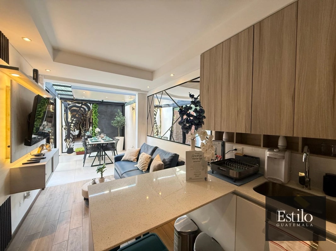 HERMOSOS APARTAMENTO CON JARDIN PRIVADO. ZONA 13 - 7