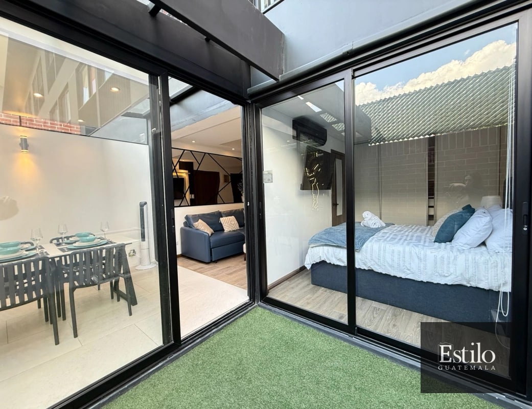 HERMOSOS APARTAMENTO CON JARDIN PRIVADO. ZONA 13 - 2