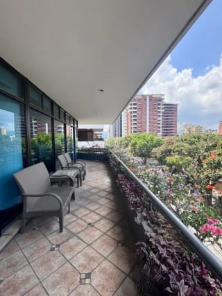 📍 APARTAMENTO EN VENTA – EDIFICIO L´EXCELLENCE | ZONA 14 LAS AMÉRICAS — Apartamento en Venta en L'Excellence, Zona 14, Guatemala, Ciudad — miniatura 2 de 13