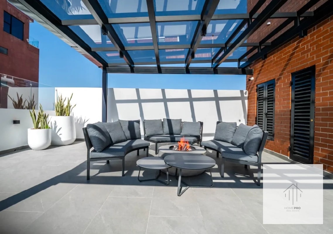 Apartamento con jardín en renta en zona 10 - 11