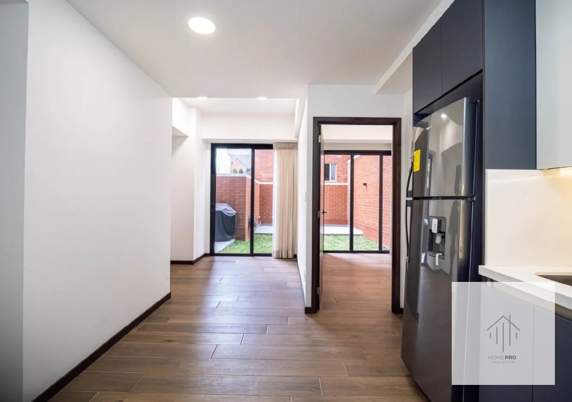Apartamento con jardín en renta en zona 10 - 9