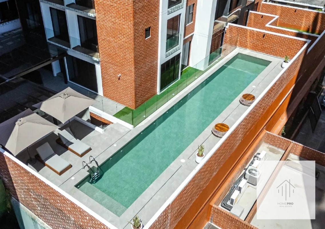 Apartamento con jardín en renta en zona 10 - 7