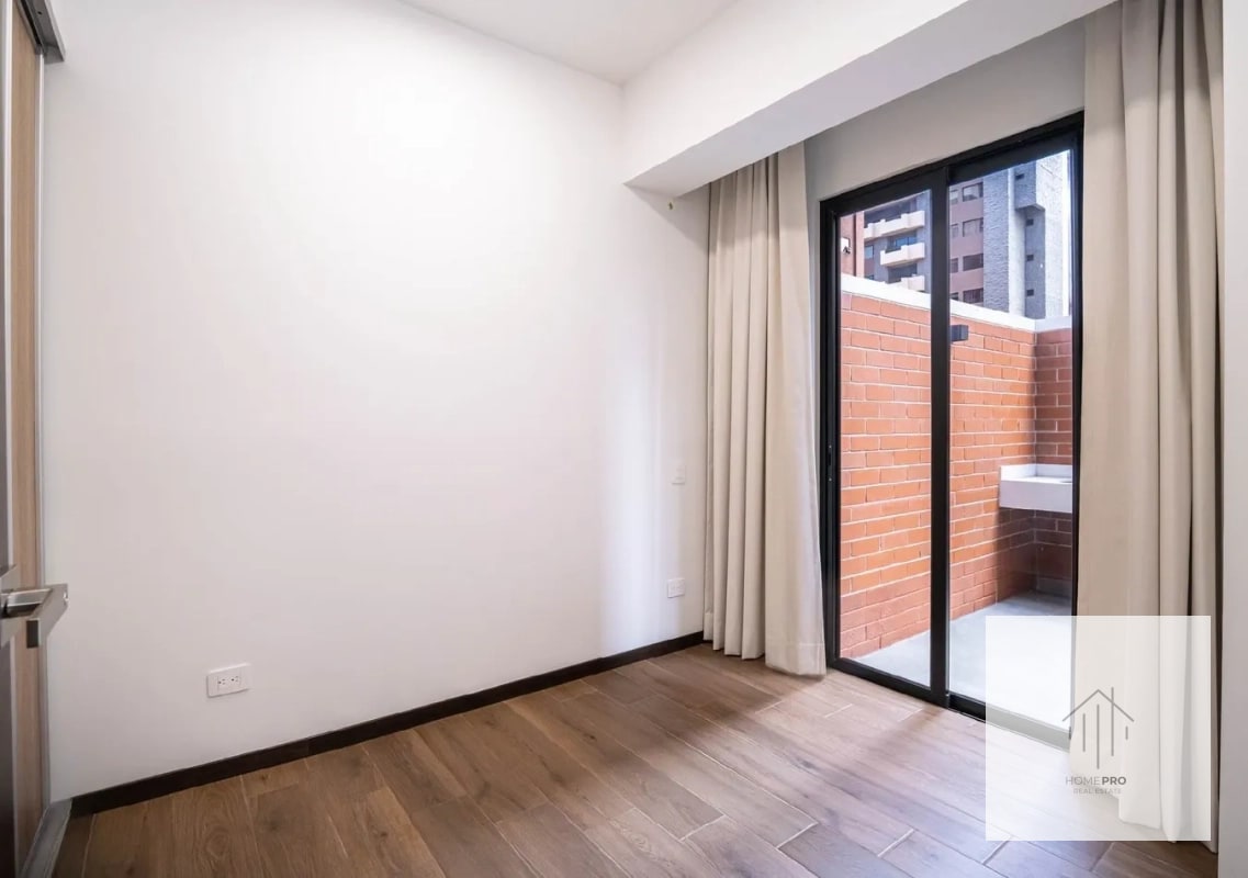 Apartamento con jardín en renta en zona 10 - 5