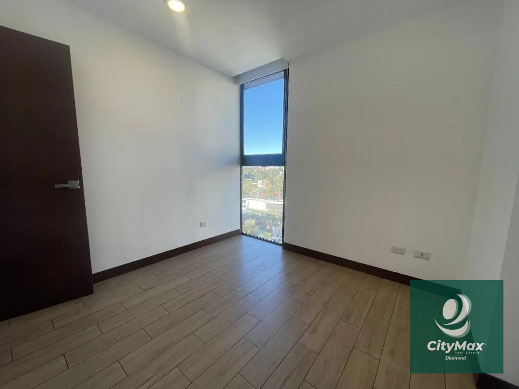 Apartamento en Venta en zona 15 - 10