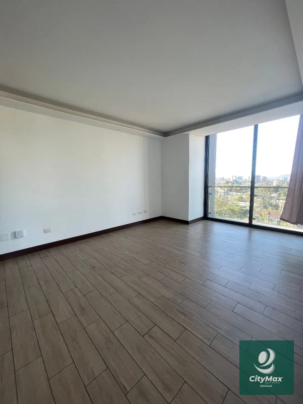Apartamento en Venta en zona 15 - 5