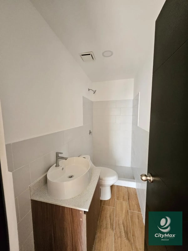 Apartamento en venta en edificio Nuevo en zona 12 - 4