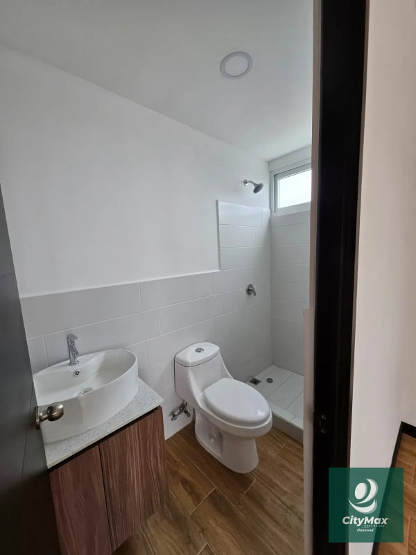 Apartamento en venta en edificio Nuevo en zona 12 - 1