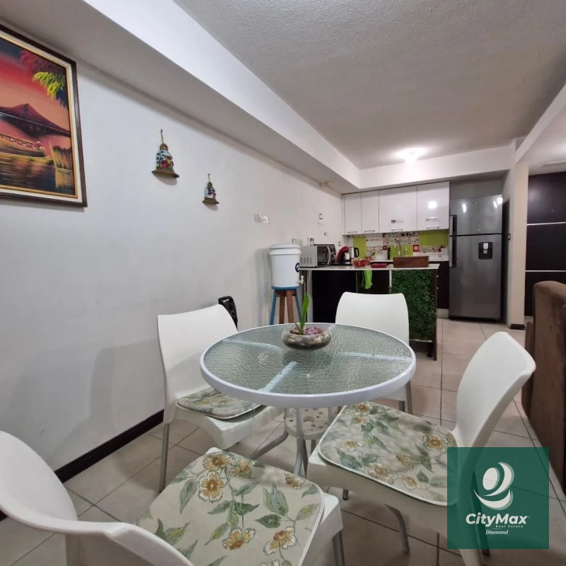 Apartamento Amueblado en Venta en Zona 4 - 14
