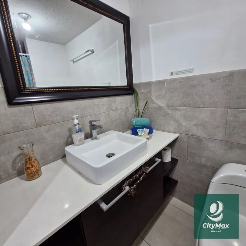 Apartamento Amueblado en Venta en Zona 4 - 7