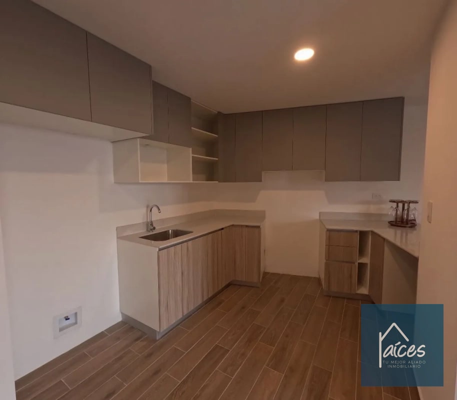 APARTAMENTO EN VENTA ZONA 14 (*20) - 15
