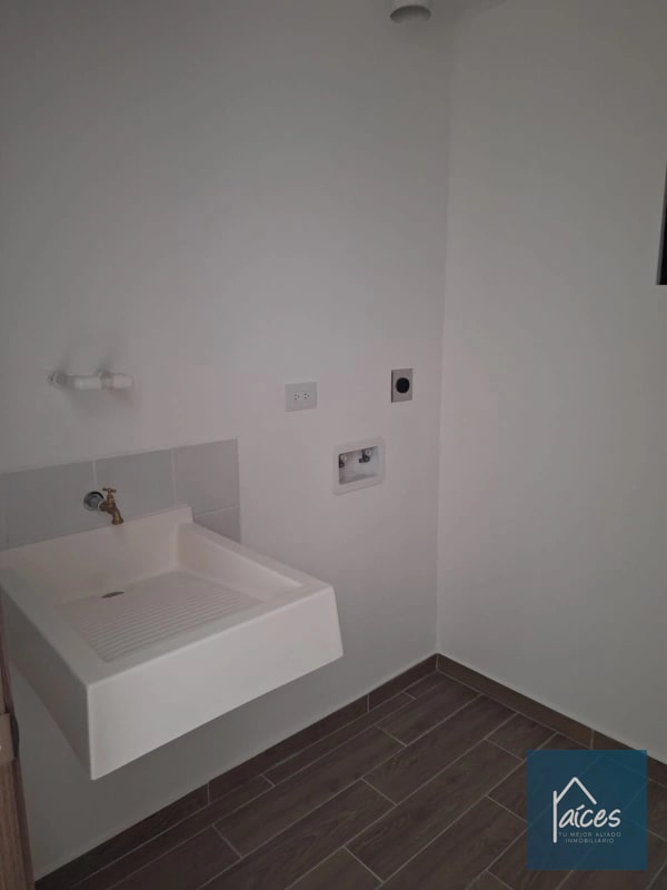 APARTAMENTO EN VENTA ZONA 14 (*20) - 12