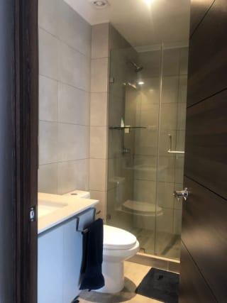 Apartamento  amueblado en Renta en zona 10 — Apartamento en Alquiler en Parque 10, Zona 10, Guatemala, Ciudad — miniatura 5 de 11