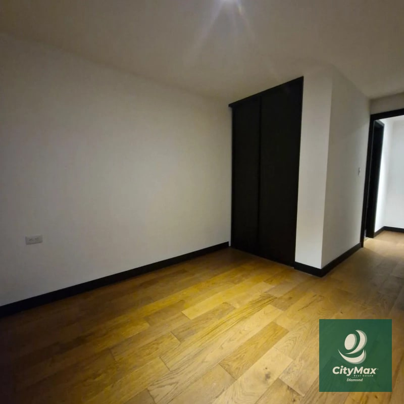 Apartamento en venta Villa Mariscal zona 11 - 13