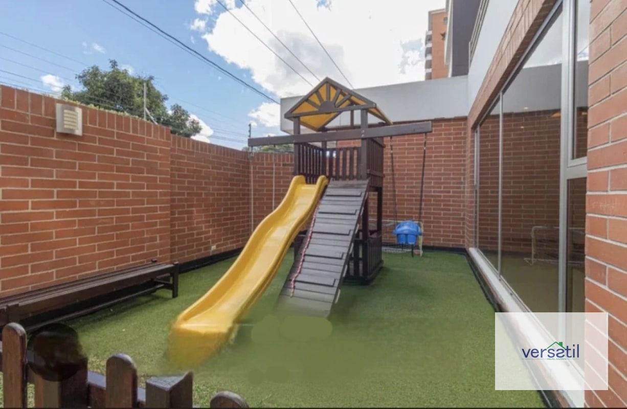 Hermoso Apartamento en Venta zona 10. ATRÁS DE LA ESTACIÓN - 2