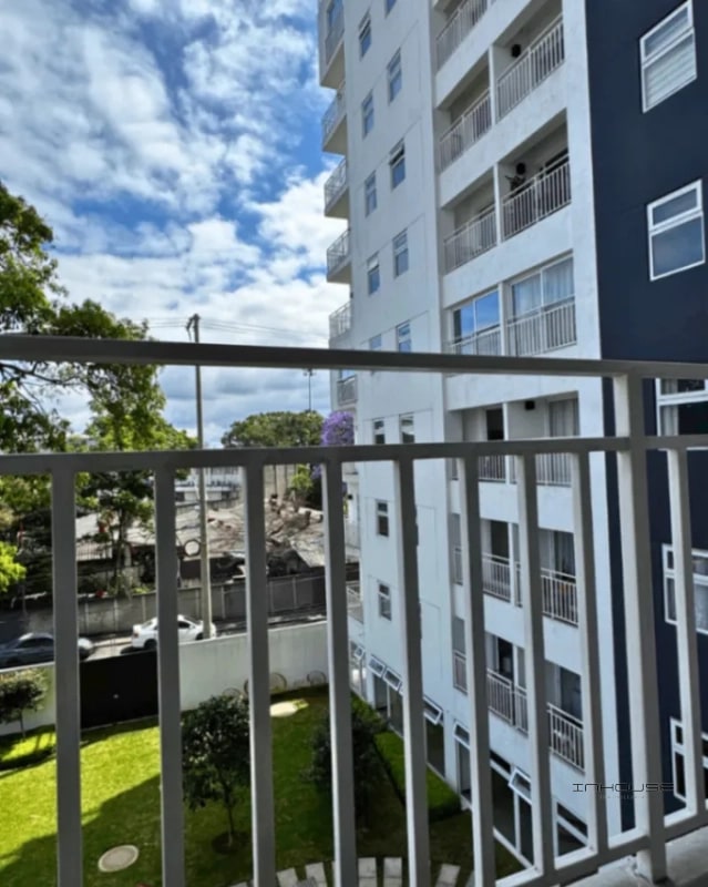 APARTAMENTO EN RENTA ZONA 12 CON BALCÓN - 1