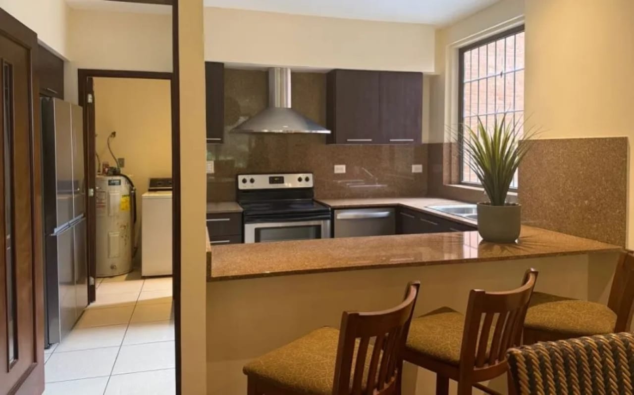 Apartamento de Lujo en venta, Edificio Plenum 14, zona 14 — Apartamento en Venta en Plenum 14, Zona 14, Guatemala, Ciudad — foto 9 de 10