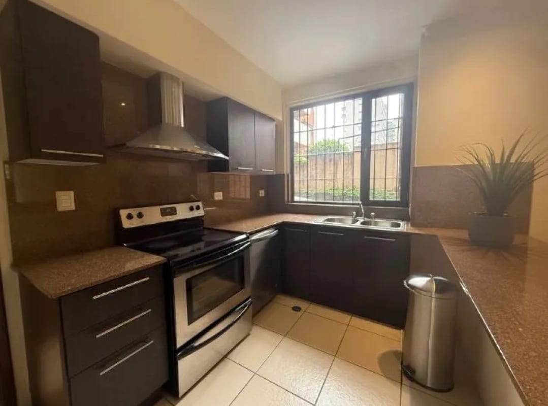 Apartamento de Lujo en venta, Edificio Plenum 14, zona 14 — Apartamento en Venta en Plenum 14, Zona 14, Guatemala, Ciudad — foto 8 de 10