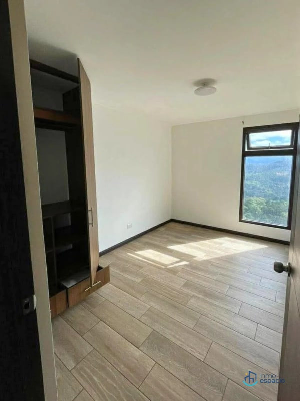 Apartamento en alquiler en Edificio Nagano, Zona 16 - 1