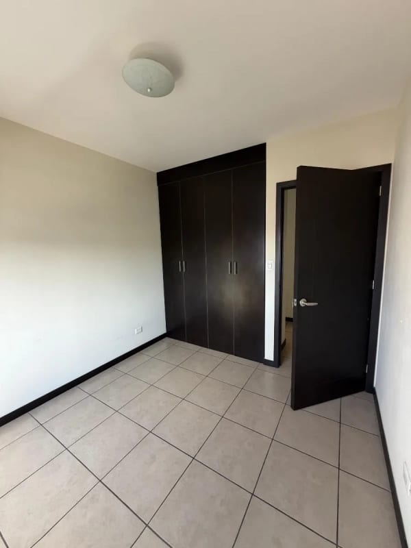 Rento apartamento Torre Barcelona Zona 9 — Apartamento en Alquiler en Torre Barcelona, Zona 9, Guatemala, Ciudad — foto 12 de 12