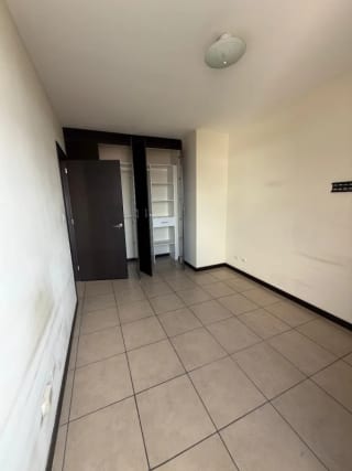 Rento apartamento Torre Barcelona Zona 9 — Apartamento en Alquiler en Torre Barcelona, Zona 9, Guatemala, Ciudad — miniatura 8 de 12