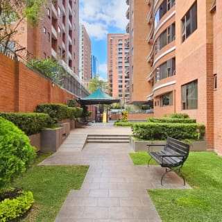 Apartamento en renta zona 10 edificio Santa María de 3 habitaciones + 2 parqueos — Apartamento en Alquiler en Santa María, Zona 10, Guatemala, Ciudad — miniatura 3 de 13