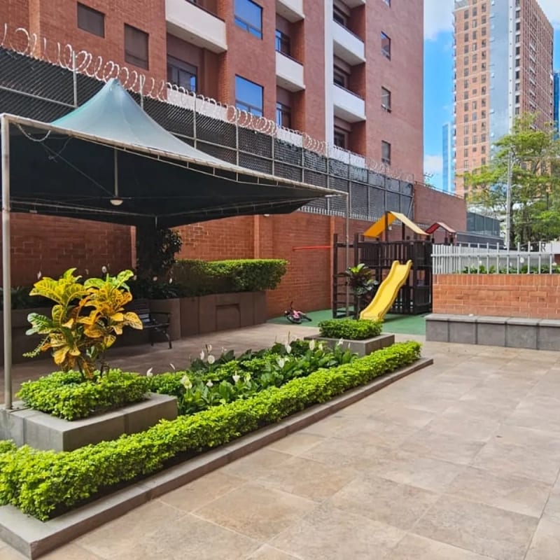 Apartamento en renta zona 10 edificio Santa María amueblado de 2 habitaciones + 2 parqueos — Apartamento en Alquiler en Santa María, Zona 10, Guatemala, Ciudad — foto 4 de 12