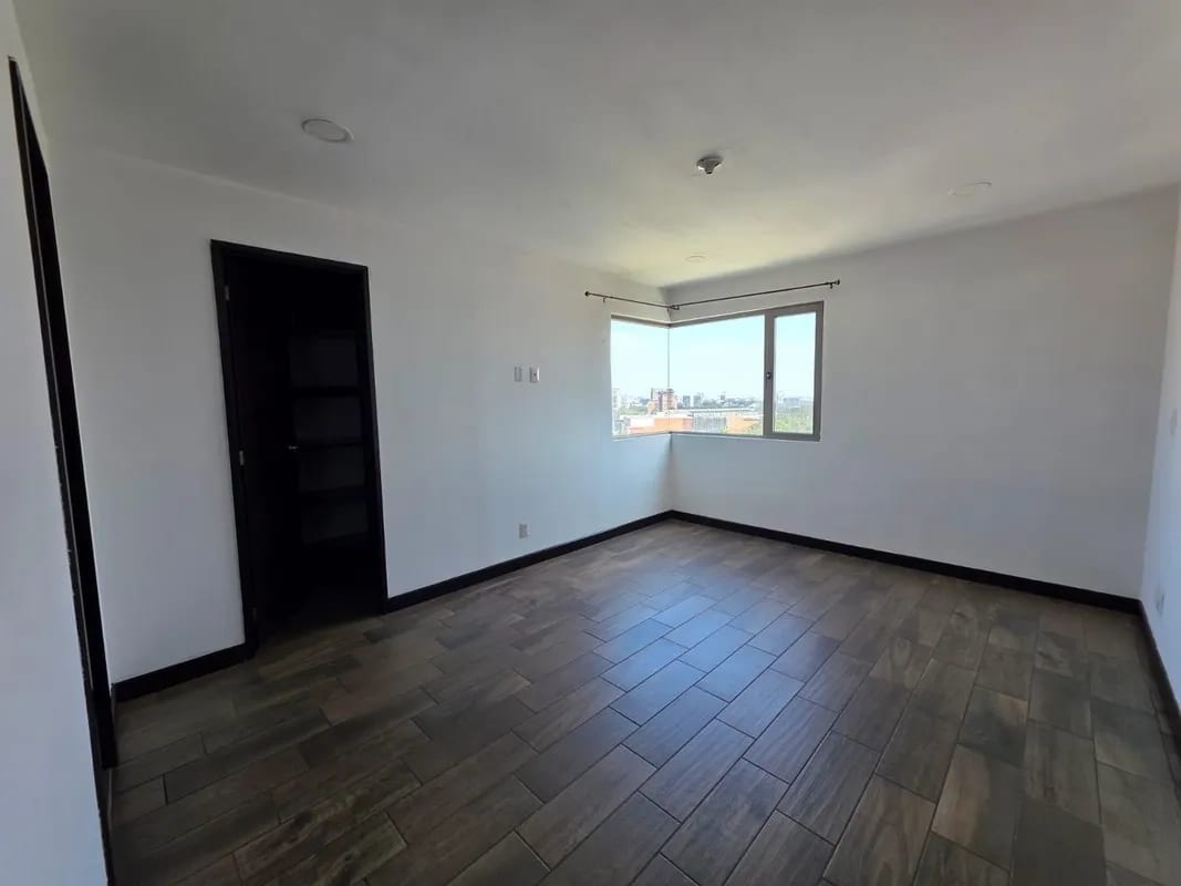 Apartamento en renta zona 10 — Apartamento en Alquiler en Verona, Zona 10, Guatemala, Ciudad — foto 10 de 16