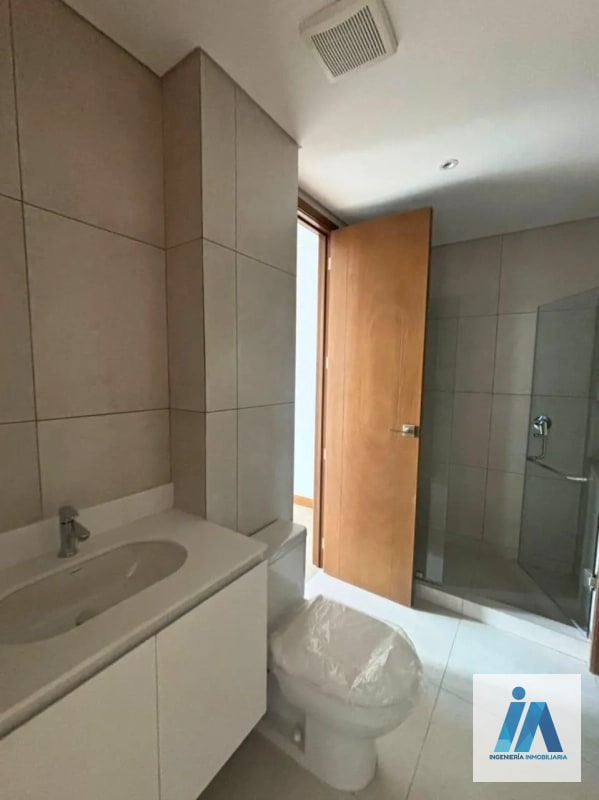 VENTA DE APARTAMENTO, 📍Edificio Ferré Diez, Zona 10 Es el refugio perfecto para quienes buscan vivir en el distrito empresarial con la serenidad de un entorno natural - 8