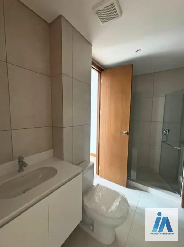 VENTA DE APARTAMENTO, 📍Edificio Ferré Diez, Zona 10  Es el refugio perfecto para quienes buscan vivir en el distrito empresarial con la serenidad de un entorno natural — Apartamento en Venta en Zona 10, Guatemala, Ciudad — foto 9 de 16