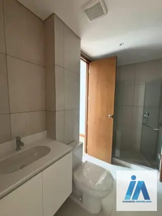 VENTA DE APARTAMENTO, 📍Edificio Ferré Diez, Zona 10  Es el refugio perfecto para quienes buscan vivir en el distrito empresarial con la serenidad de un entorno natural — Apartamento en Venta en Zona 10, Guatemala, Ciudad — miniatura 9 de 16