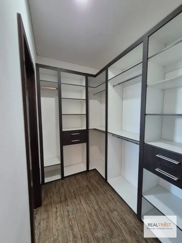 APARTAMENTO EN VENTA CAYALÁ ZONA 16 — Apartamento en Venta en Zona 16, Guatemala, Ciudad — foto 5 de 10