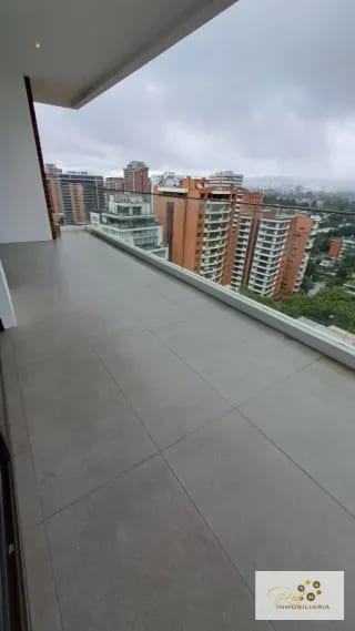 APARTAMENTO DE LUJO EN VENTA  📍 Edificio Echo – Zona 14 — Apartamento en Venta en Echo, Zona 14, Guatemala, Ciudad — miniatura 7 de 15