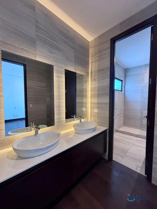 Apartamento en venta o alquiler en Edificio Echo, Zona 14 - 8