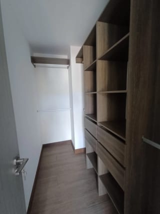 NARU 16. Amplio y hermoso apartamento en renta para estrenar!! — Apartamento en Alquiler en Zona 16, Guatemala, Ciudad — miniatura 2 de 16