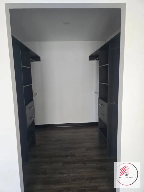 Alquiler de apartamento nuevo de 252 metros cuadrados en edificio DI FIORI - 4