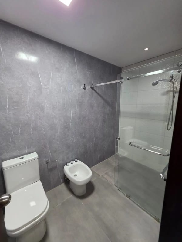 APARTAMENTO EN VENTA EN EL EDIFICIO CUATRO 14, ZONA 10 — Apartamento en Venta en Edificio 01010 (Cero Diez Diez), Zona 10, Guatemala, Ciudad — foto 7 de 16