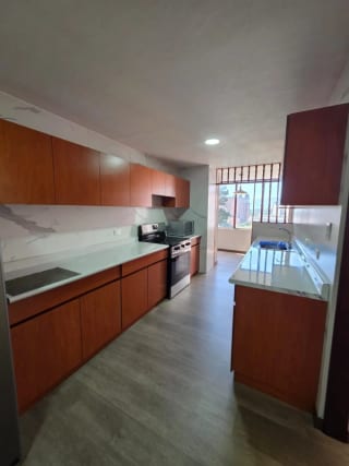 APARTAMENTO EN VENTA EN EL EDIFICIO CUATRO 14, ZONA 10 — Apartamento en Venta en Edificio 01010 (Cero Diez Diez), Zona 10, Guatemala, Ciudad — miniatura 5 de 16