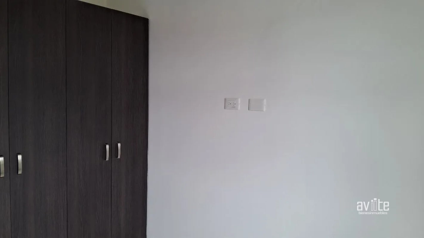 CONDADO NARANJO.   Serena.    apartamento de 3 habitaciones Q1,400,000 - 8