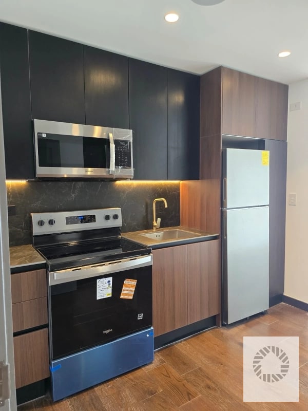 Rento Apartamento en Edificio Atarah, zona 10 - 3