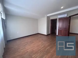 *Amplio apartamento de 2 hab con cuarto de servicio en nivel alto en Renta - Milenia, zona 10* — Apartamento en Alquiler en Milenia, Zona 10, Guatemala, Ciudad — miniatura 11 de 17