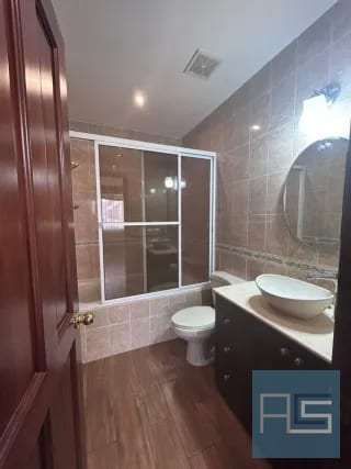 *Amplio apartamento de 2 hab con cuarto de servicio en nivel alto en Renta - Milenia, zona 10* — Apartamento en Alquiler en Milenia, Zona 10, Guatemala, Ciudad — miniatura 13 de 17