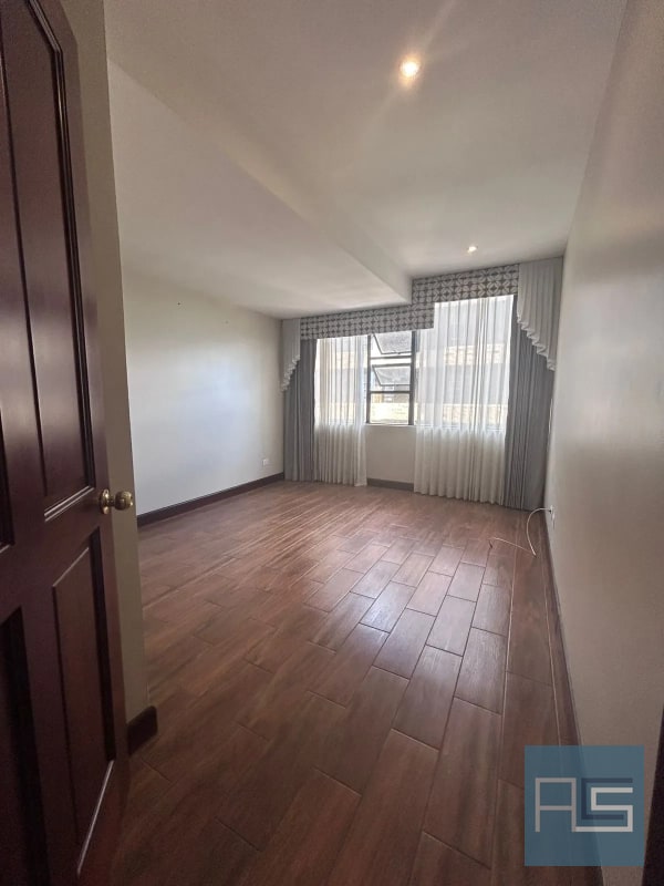 *Amplio apartamento de 2 hab con cuarto de servicio en nivel alto en Renta - Milenia, zona 10* - 10