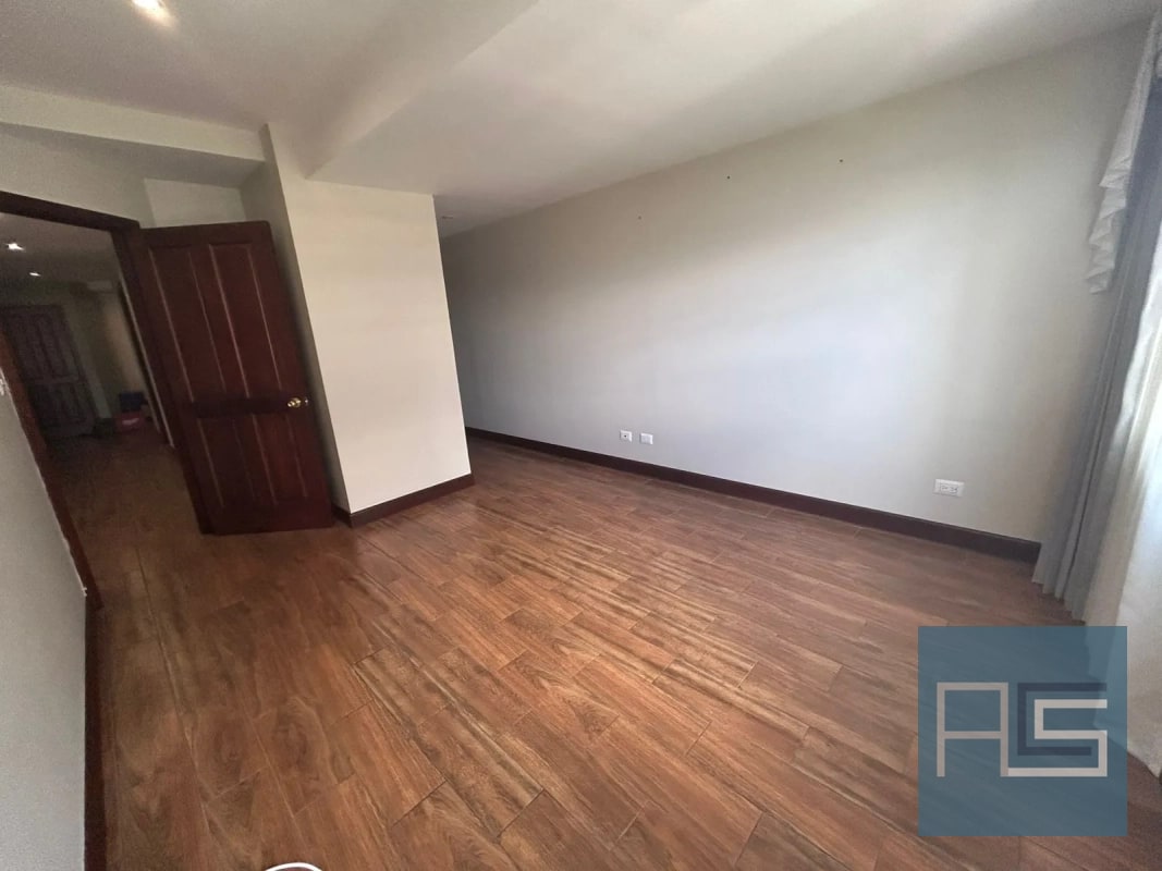 *Amplio apartamento de 2 hab con cuarto de servicio en nivel alto en Renta - Milenia, zona 10* - 9