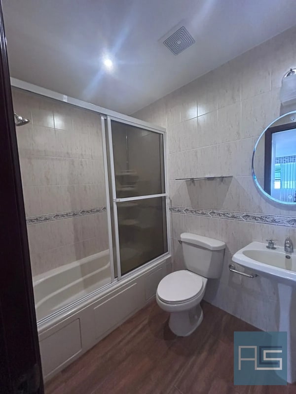 *Amplio apartamento de 2 hab con cuarto de servicio en nivel alto en Renta - Milenia, zona 10* - 7
