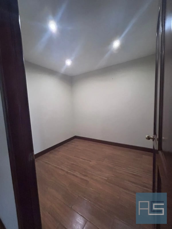*Amplio apartamento de 2 hab con cuarto de servicio en nivel alto en Renta - Milenia, zona 10* - 6