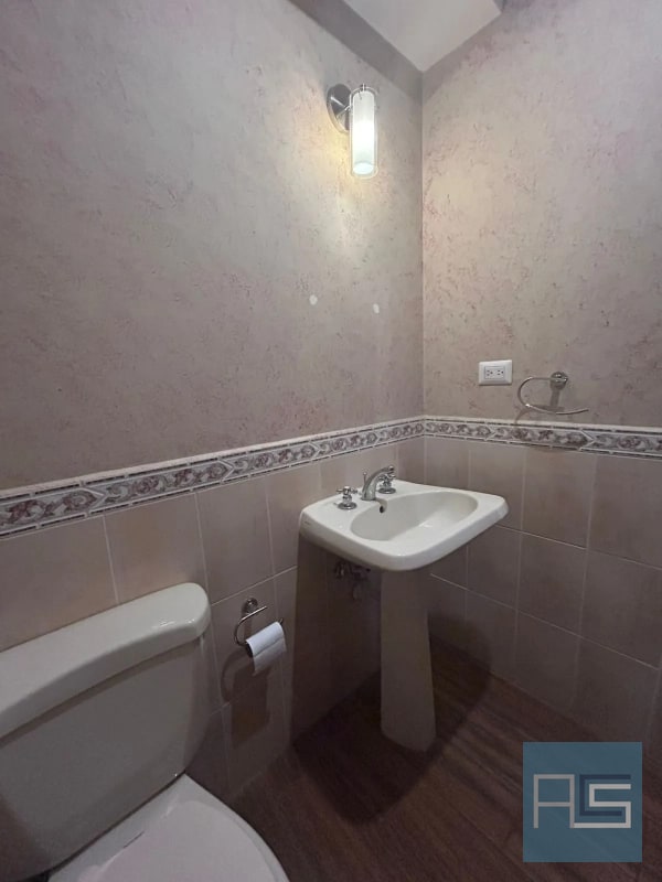 *Amplio apartamento de 2 hab con cuarto de servicio en nivel alto en Renta - Milenia, zona 10* - 5