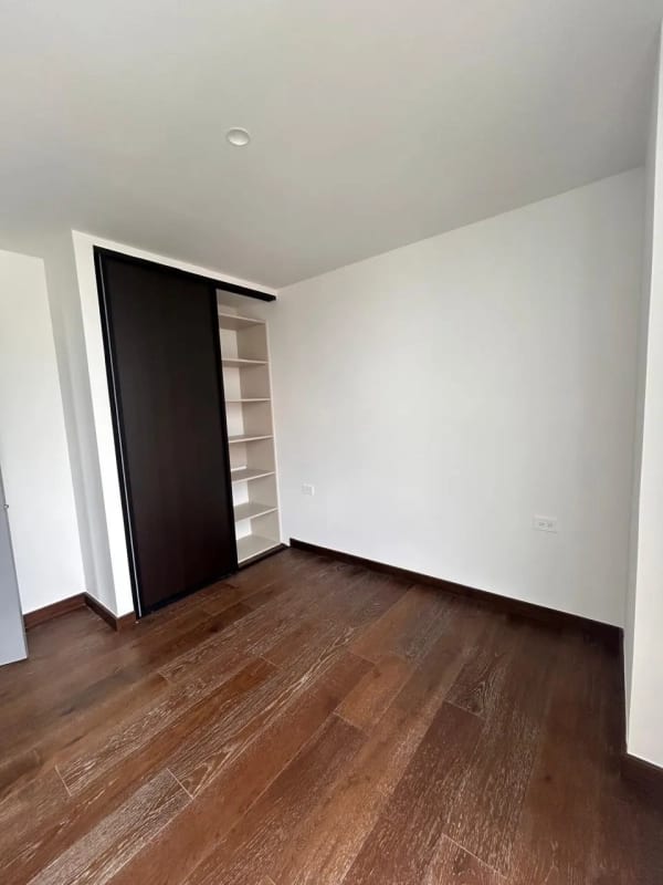 Apartamento en Alquiler Atarah Zona 10 — Apartamento en Alquiler en Atarah, Zona 10, Guatemala, Ciudad — foto 13 de 15